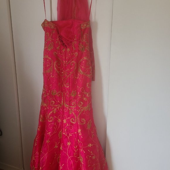 Dress - Picture 4 of 5